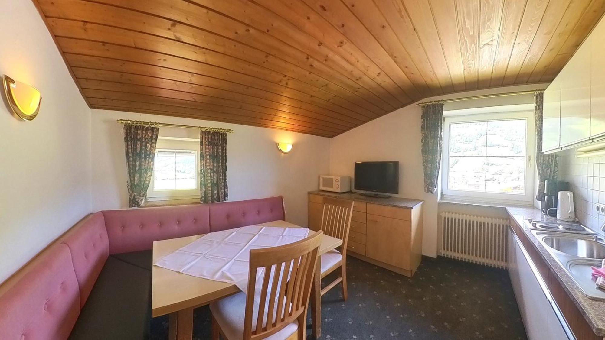 Das Christine Appartement Бріксен-ім-Тале Екстер'єр фото