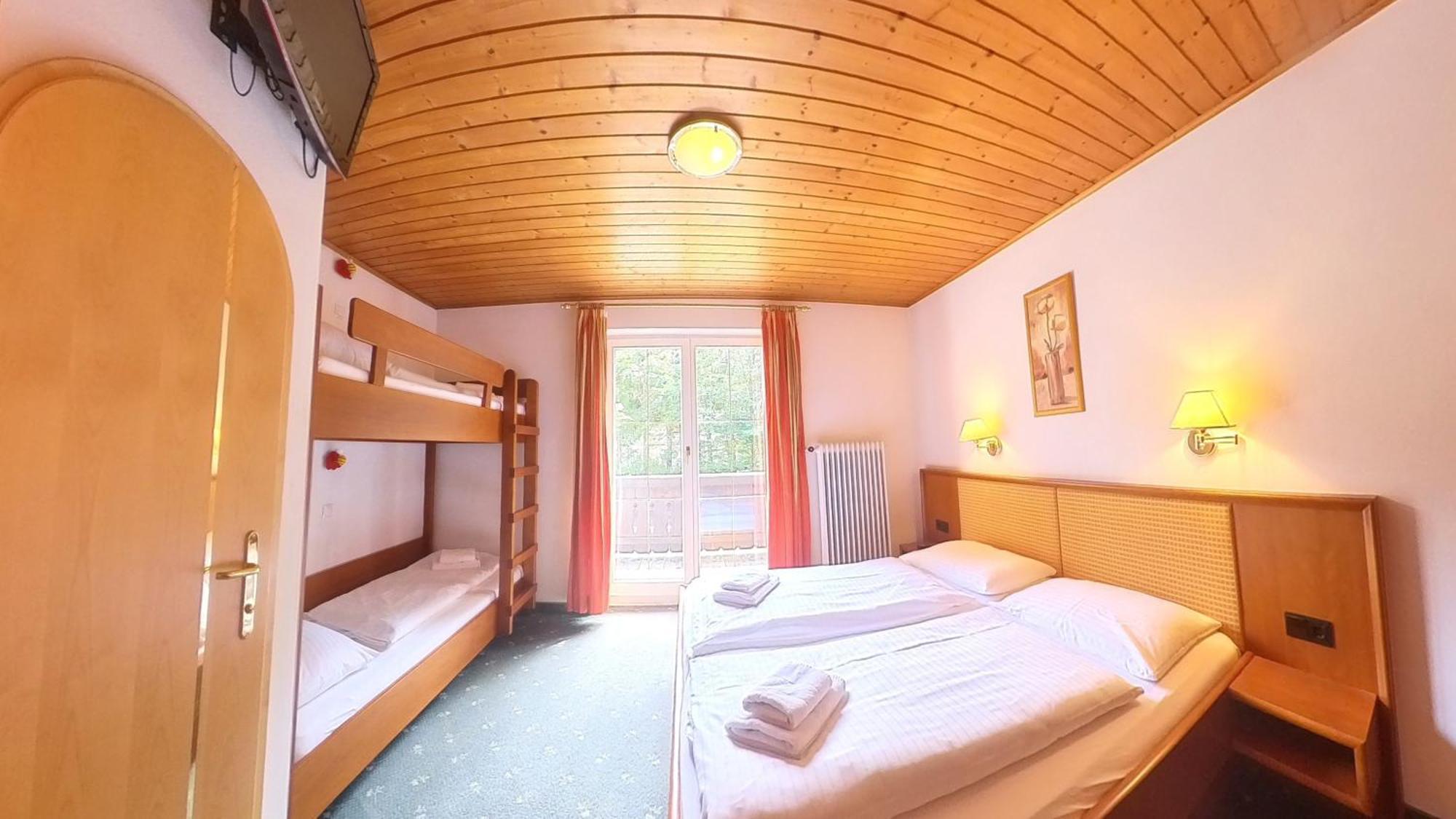 Das Christine Appartement Бріксен-ім-Тале Екстер'єр фото