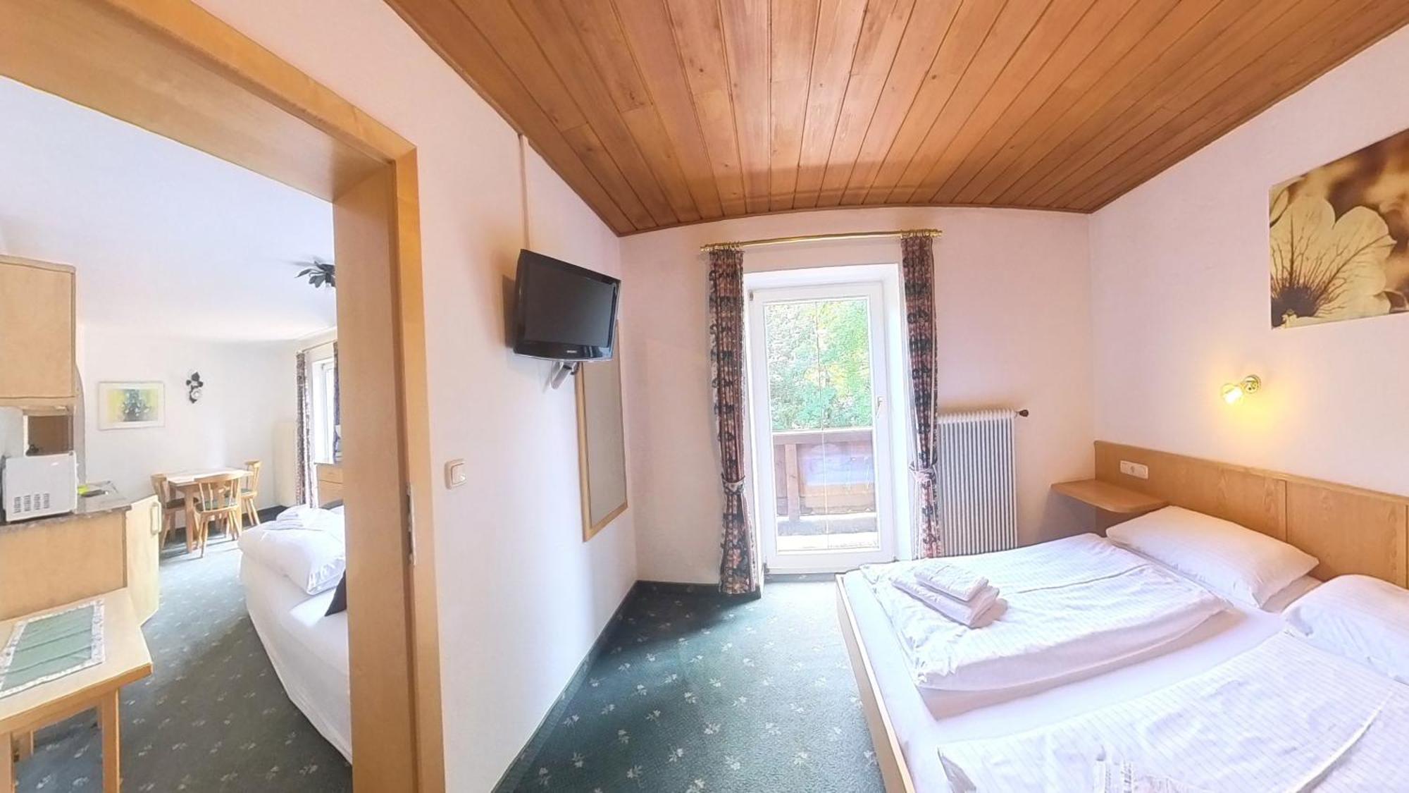Das Christine Appartement Бріксен-ім-Тале Екстер'єр фото